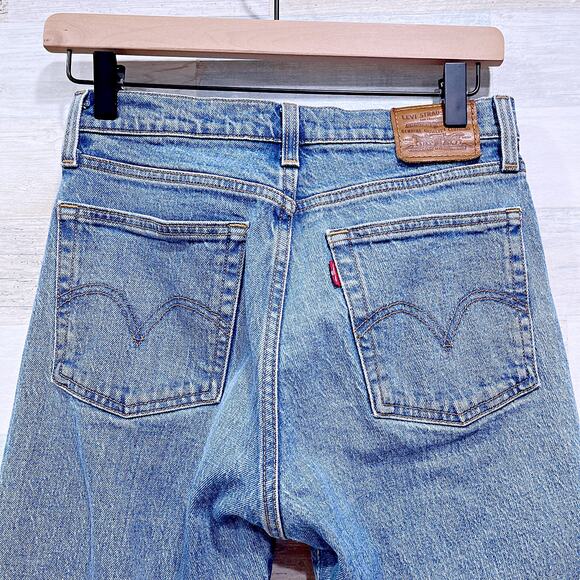 Levis Premium Wedgie Straight Fit Jeans Blue Light Wash High Rise Womemns 25 - Picture 5 of 9